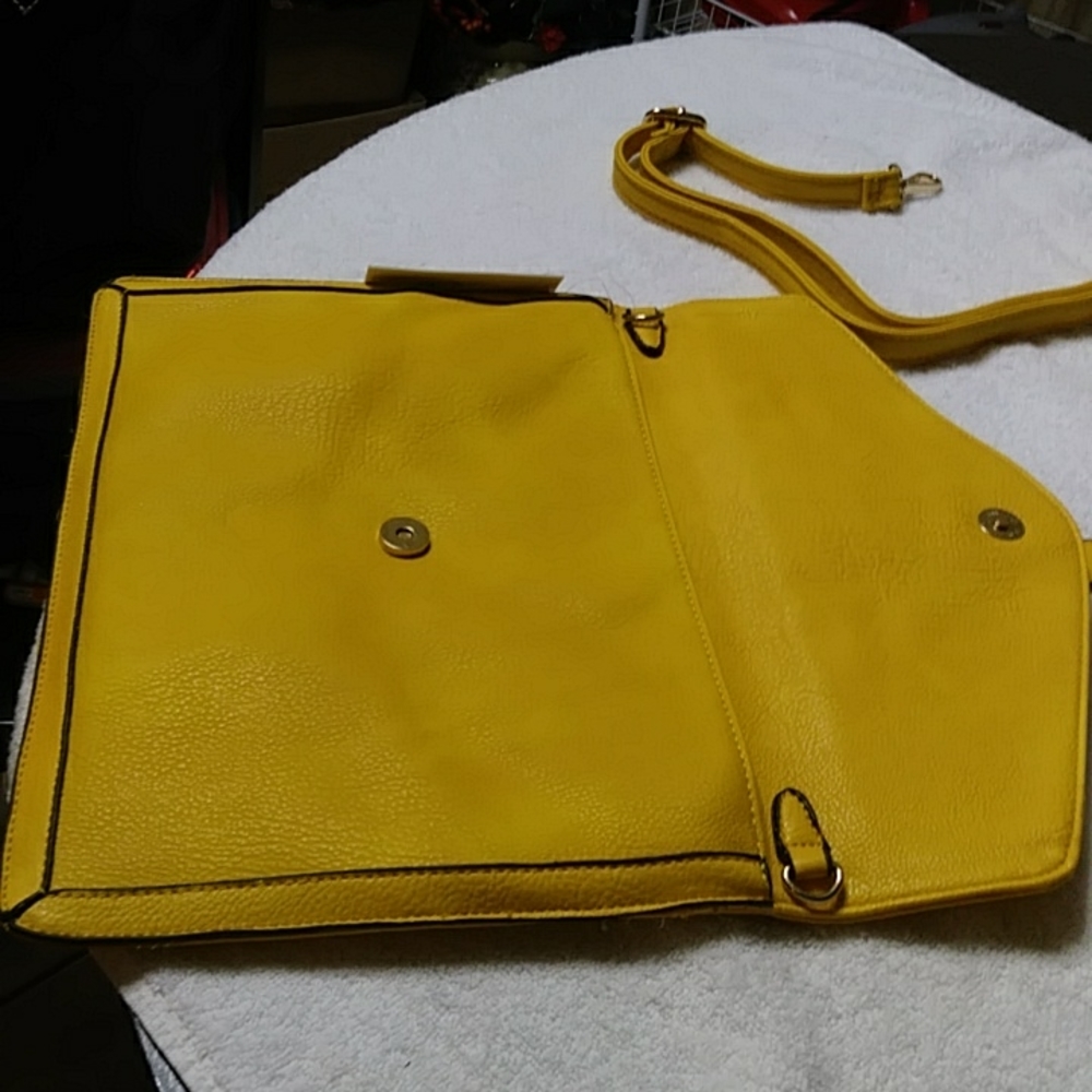 Envelope Clutch - Picture 4 of 5
